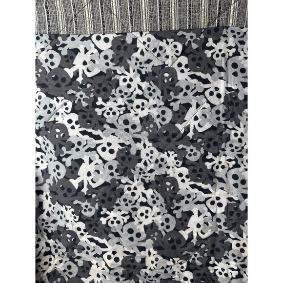 Handmade Nautical Wall Hanging Quilt Reversible Skull & Ocean Theme 43x30" - Picture 3 of 5